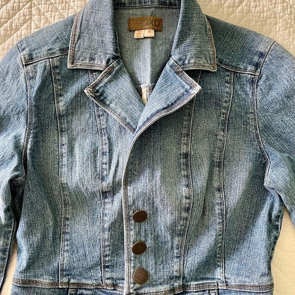 XOXO Vintage-Inspired Denim Blazer Jacket – Fitted Button front- Size M - Picture 3 of 4